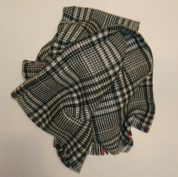 🦋 3/$30 Old Navy double sided blanket scarf - Picture 4 of 4